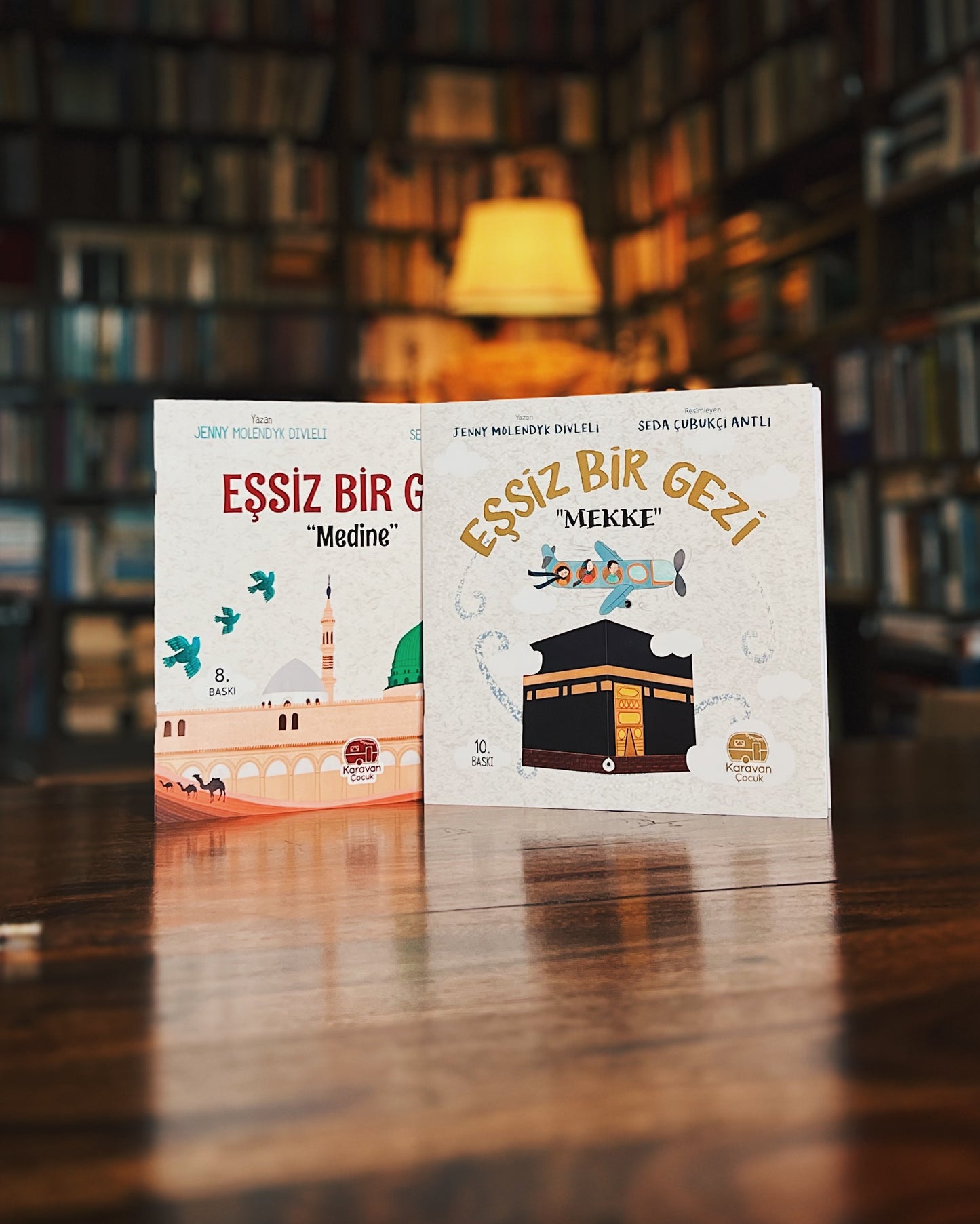 Eşsiz Bir Gezi “Mekke” ve “Medine”, Jenny Molendyk Divleli (Resimleyen: Seda Ç. Antlı)